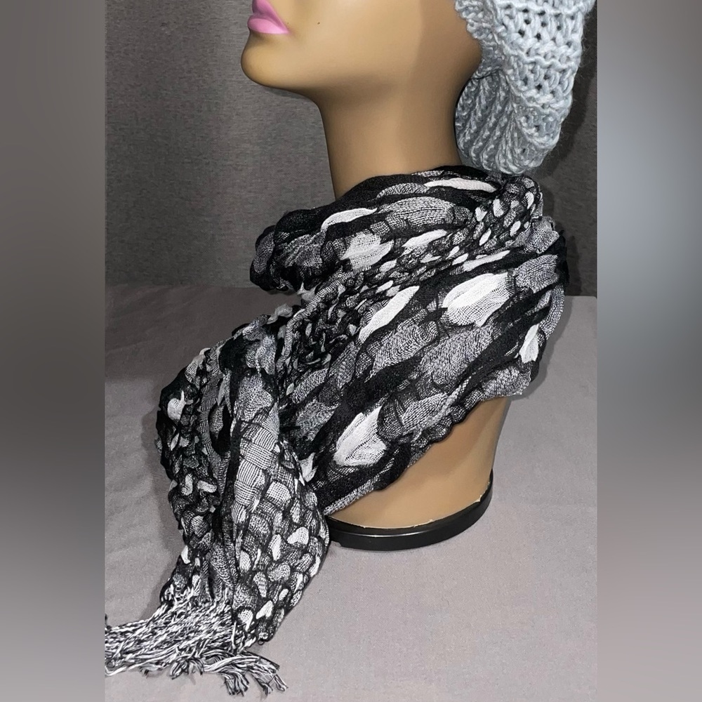 Reversible Scarf - Picture 2 of 6